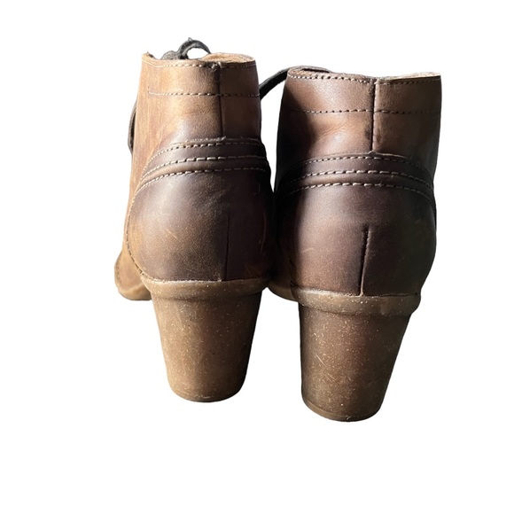 Clark’s Unstructured 10 Brown Leather Booties - Picture 5 of 9